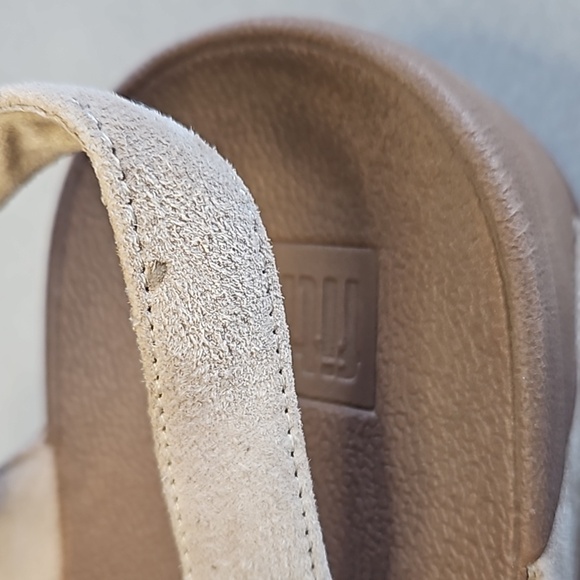 Tan suede thong fitflop sandals - Picture 3 of 11